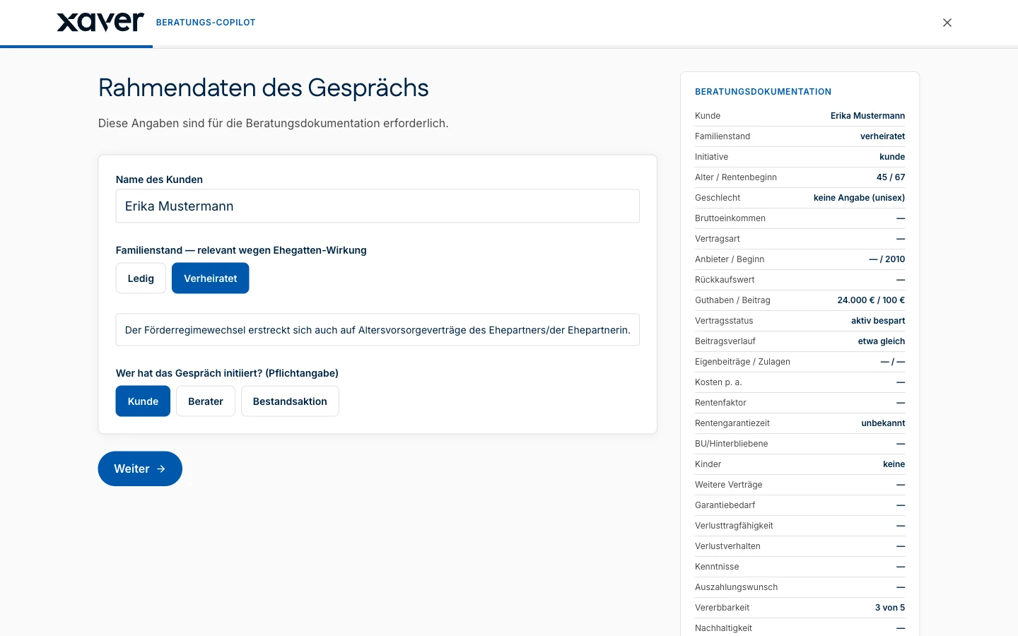 Der Beratungs-Copilot: links die Rahmendaten des Gesprächs mit Kundenname, Familienstand und Initiative, rechts die Beratungsdokumentation, die sich Zeile für Zeile mitfüllt.